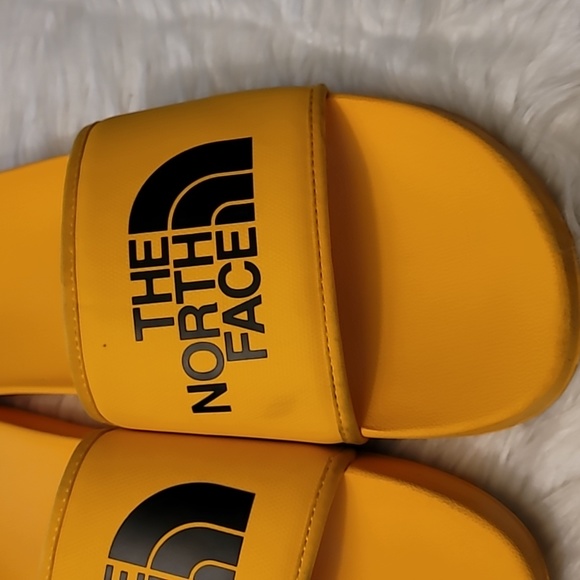 The North Face Slides - Picture 2 of 5